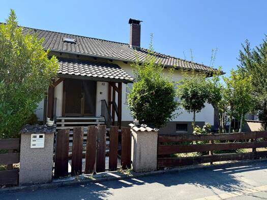 Einfamilienhaus zur Miete 2.600 € 7 Zimmer 192 m² frei ab sofort Niederndorf Herzogenaurach 91074