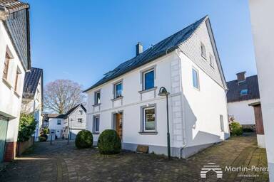 Mehrfamilienhaus zum Kauf als Kapitalanlage geeignet 320.000 € 9 Zimmer 230 m² 127 m² Grundstück Breckerfeld Breckerfeld 58339