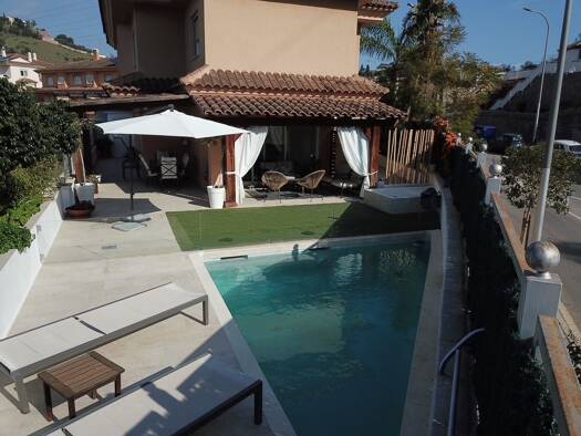 Villa zum Kauf 1.280.000 € 5 Zimmer 325 m² Grundstück Andalusien, Málaga 29016