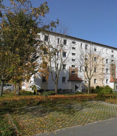 Wohnung zur Miete 300 € 2 Zimmer 50 m² 1. Geschoss frei ab sofort Einsteinstraße, 23, 1.OG rechts Lauta Lauta 02991