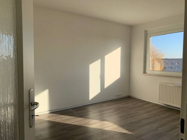 Wohnung zur Miete 215 € 1 Zimmer 27,8 m² 5. Geschoss Klingenthaler Straße 12 Thekla Nordost 04349