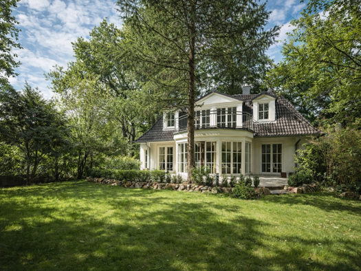 Villa zur Miete 3.450 € 5 Zimmer 198 m² 1.068 m² Grundstück frei ab 01.03.2026 Wohldorf-Ohlstedt Hamburg 22397