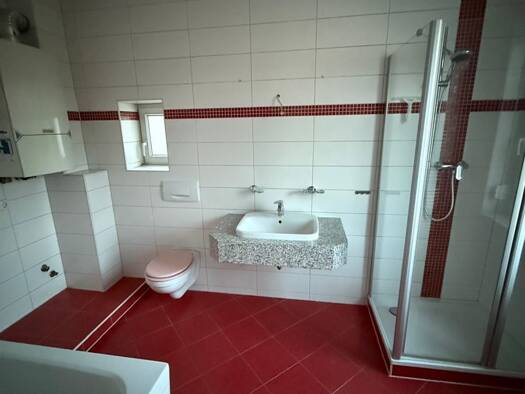 Wohnung zur Miete 373 € 4 Zimmer 85 m² 1. Geschoss Hermannstraße 2 Meerane Meerane 08393