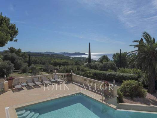 Einfamilienhaus zum Kauf 2.480.000 € 300,7 m² 10.857 m² Grundstück Est La Ciotat 13600