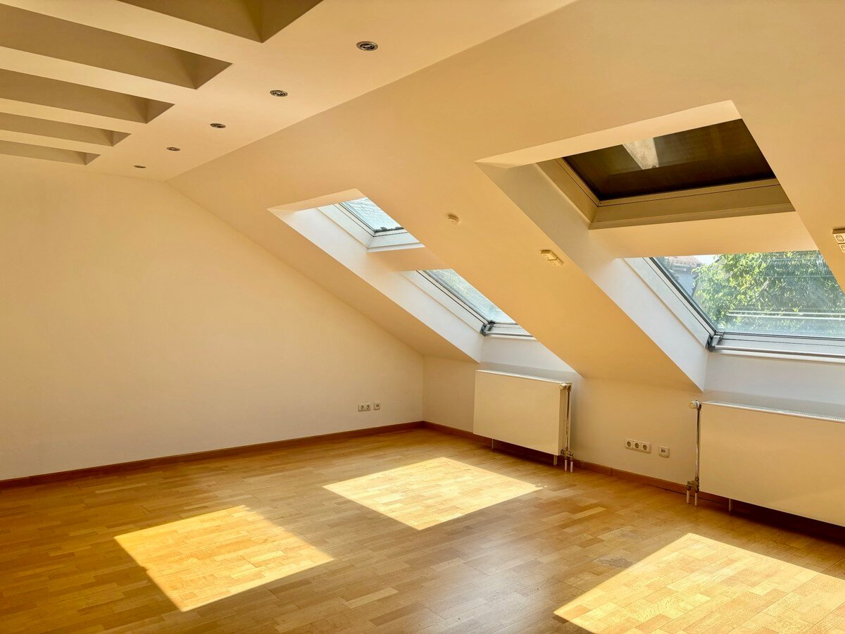 Reihenendhaus zum Kauf 990.000 € 6 Zimmer 170 m²<br/>Wohnfläche 306 m²<br/>Grundstück Stadtamhof Regensburg / Stadtamhof 93059