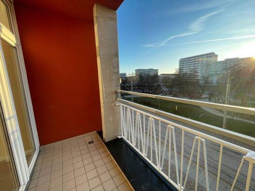 Wohnung zur Miete 990 € 3 Zimmer 81,3 m² 2. Geschoss Wallstraße 17 Innere Altstadt Dresden 01067