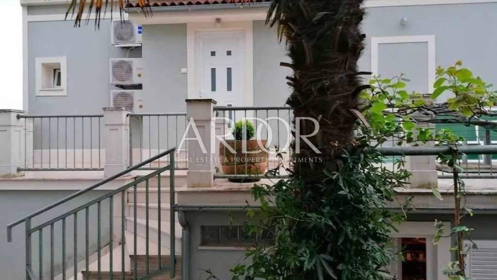 Haus zum Kauf 580.000 € 6 Zimmer 145 m² Crikvenica Centar