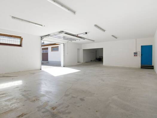 Lagerhalle zur Miete 1.125 € 225 m² Lagerfläche teilbar ab 84 m² Neudichau Grafing 85567
