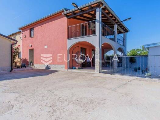 Einfamilienhaus zum Kauf 499.000 € 4 Zimmer 280 m² Valdebek Pula 52100