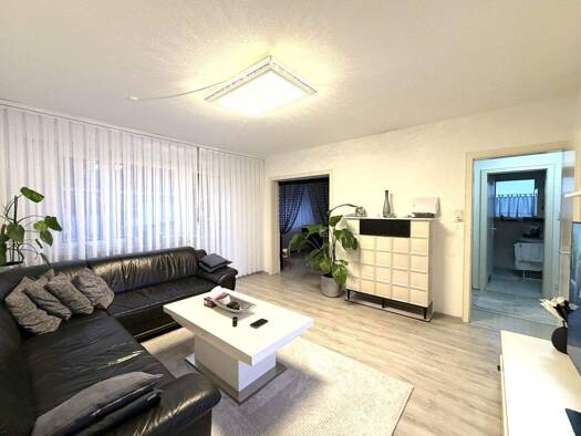 Wohnung zur Miete 1.250 € 3 Zimmer 92 m² 1. Geschoss frei ab 01.03.2026 Obertürkheim Stuttgart / Obertürkheim 70329