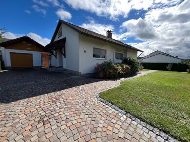 Haus zur Miete 1.200 € 5,5 Zimmer 121 m² 900 m² Grundstück frei ab 01.09.2025 Dangstetten Küssaberg 79790