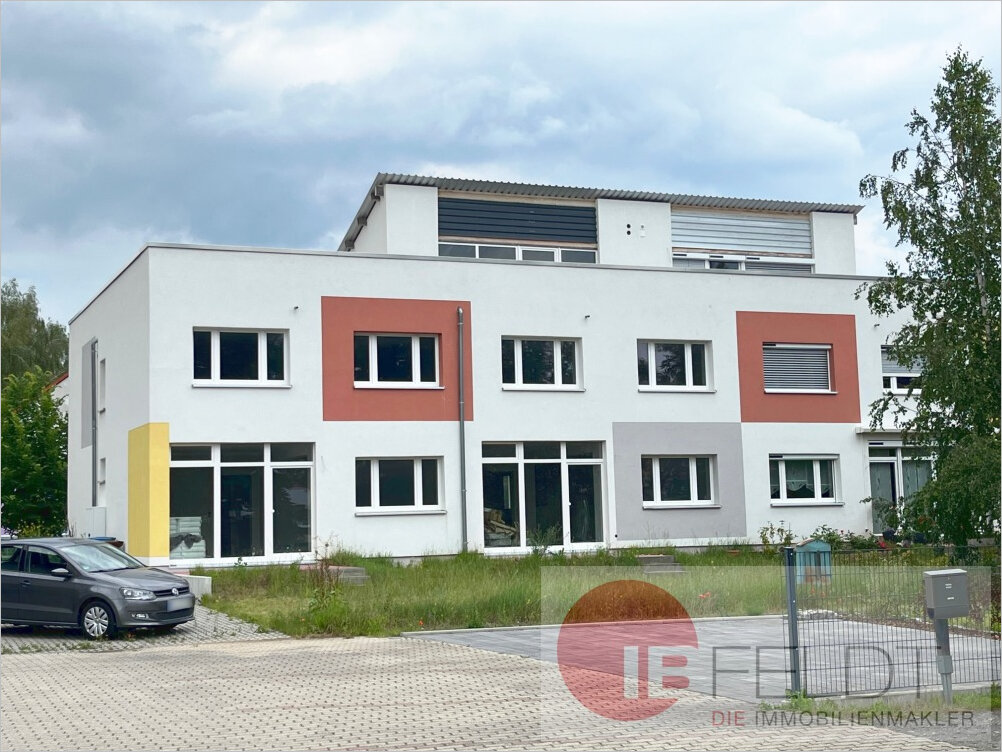 Reihenmittelhaus zum Kauf 298.000 € 7 Zimmer 190 m²<br/>Wohnfläche 300 m²<br/>Grundstück Hohenmölsen Hohenmölsen 06679