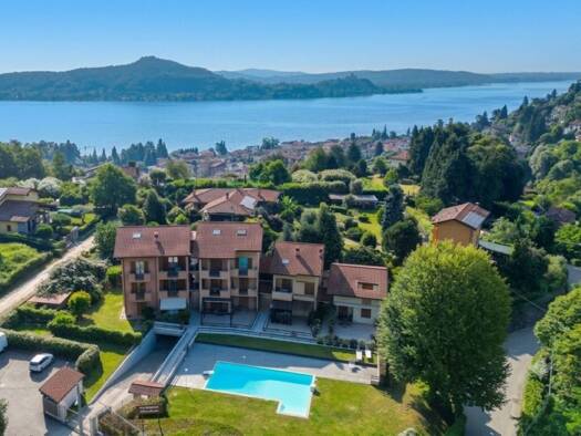 Studio zum Kauf 198.000 € 1 Zimmer 54 m² 2 Geschosse frei ab sofort Via per Corciano Meina 28046