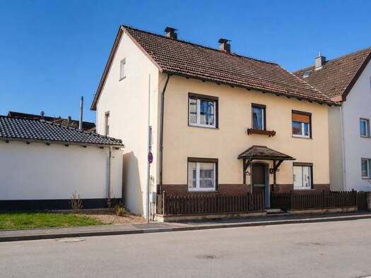 Wohnung zum Kauf 145.000 € 6 Zimmer 125 m² Beiersdorf Coburg 96450