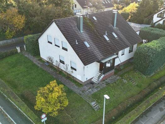 Einfamilienhaus zum Kauf 415.000 € 8 Zimmer 220 m² 927 m² Grundstück frei ab sofort Neunkirchen Neunkirchen a. Brand 91077