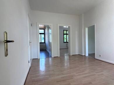 Wohnung zur Miete 520 € 2 Zimmer 52 m² 1. Geschoss frei ab sofort Düsseldorfer Str. 66 Uerdingen Krefeld 47829