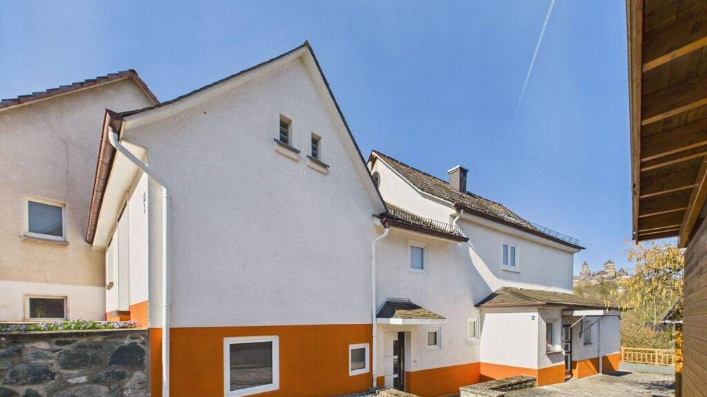 Mehrfamilienhaus zum Kauf 350.000 € 7 Zimmer 160 m² 706 m² Grundstück frei ab sofort Braunfels 35619