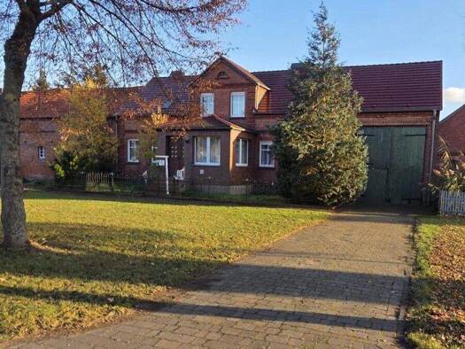 Einfamilienhaus zum Kauf 189.000 € 8 Zimmer 150 m² 2.215 m² Grundstück Burow Pirow / Burow 19348