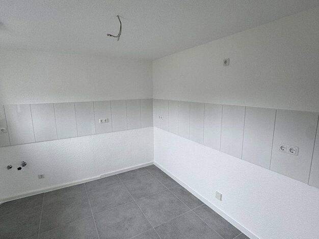 Wohnung zur Miete 880 € 2,5 Zimmer 80 m² EG Ernst-Holla-Str. 36 Hochstraß Moers 47443