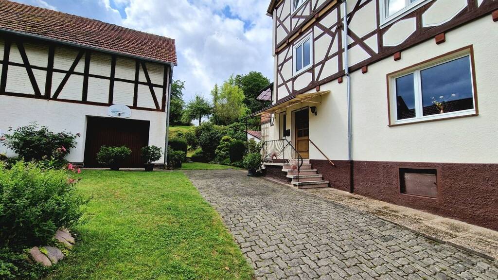 Einfamilienhaus zum Kauf 155.000 € 5 Zimmer 169 m² 1.718 m² Grundstück Breitzbach Herleshausen / Breitzbach 37293