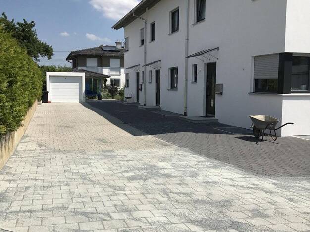 Reihenmittelhaus zum Kauf provisionsfrei 870.000 € 5 Zimmer 146 m² 200 m² Grundstück frei ab 01.11.2026 Pfraundorf Raubling 83064