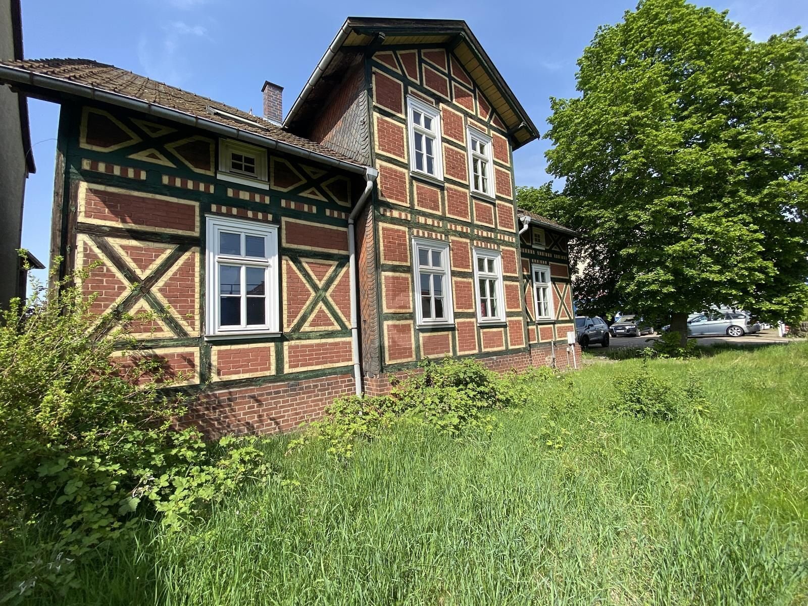 Mehrfamilienhaus zum Kauf als Kapitalanlage geeignet 8 Zimmer 300 m²<br/>Wohnfläche 757 m²<br/>Grundstück Eisenach Eisenach 99817