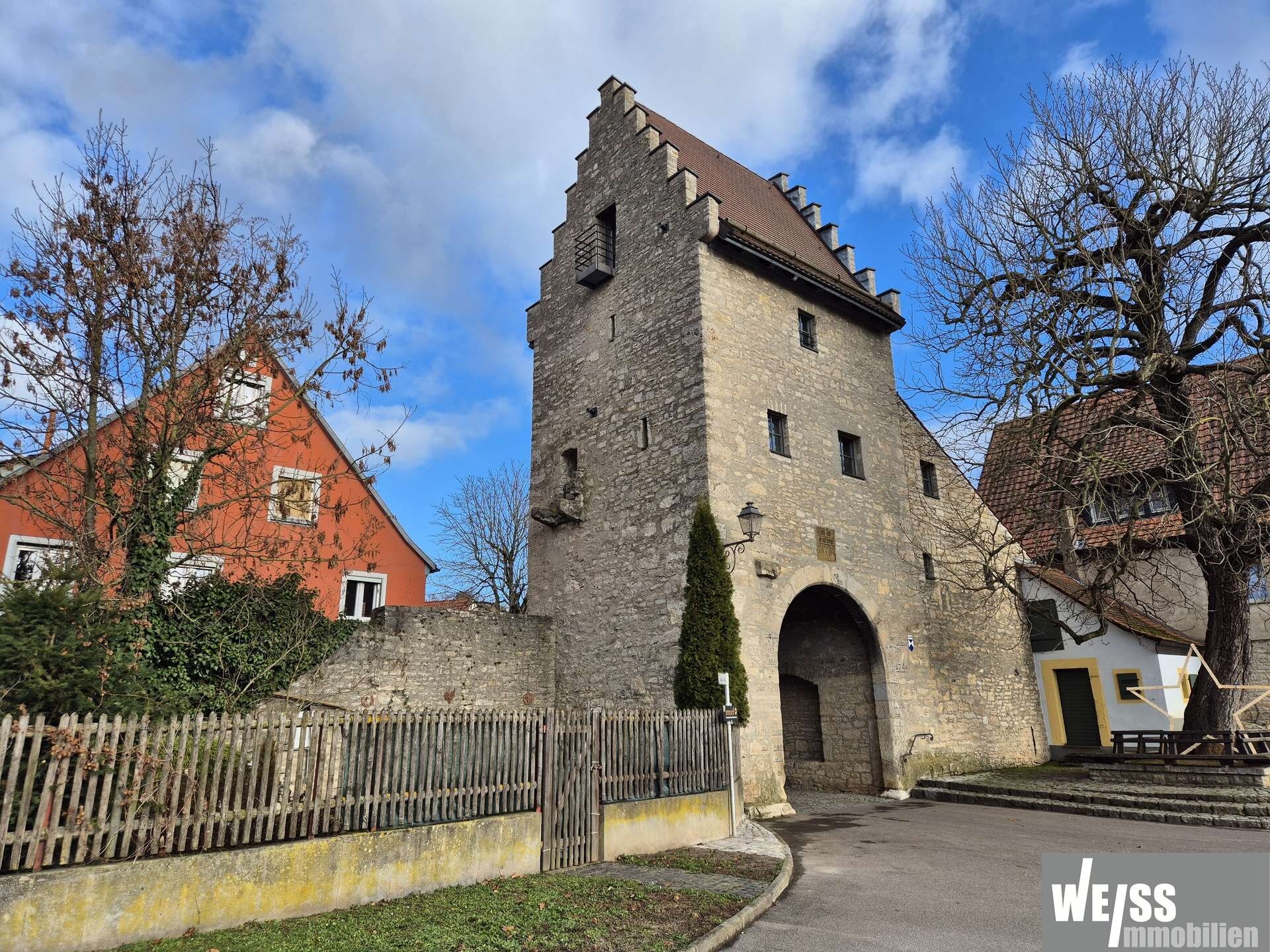 Stadthaus zur Miete 1.575 € 3 Zimmer 125 m²<br/>Wohnfläche 150 m²<br/>Grundstück Frickenhausen am Main 97252