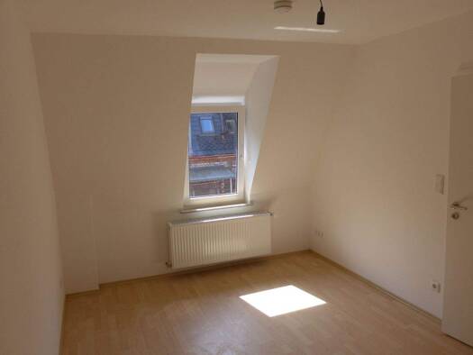 Wohnung zur Miete 1.000 € 4 Zimmer 80 m² 3. Geschoss frei ab 01.04.2026 Lessingstr. 19 RG 3OGR Südstadt Fürth 90763