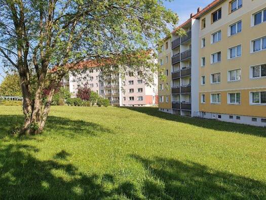 Wohnung zur Miete 315 € 3 Zimmer 58,1 m² frei ab sofort Thomas-Müntzer-Straße 7 Lichtentanne 08115