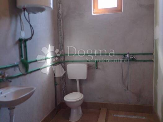 Haus zur Miete 200 € 6 Zimmer 203 m² Bovic, Gvozd Bović