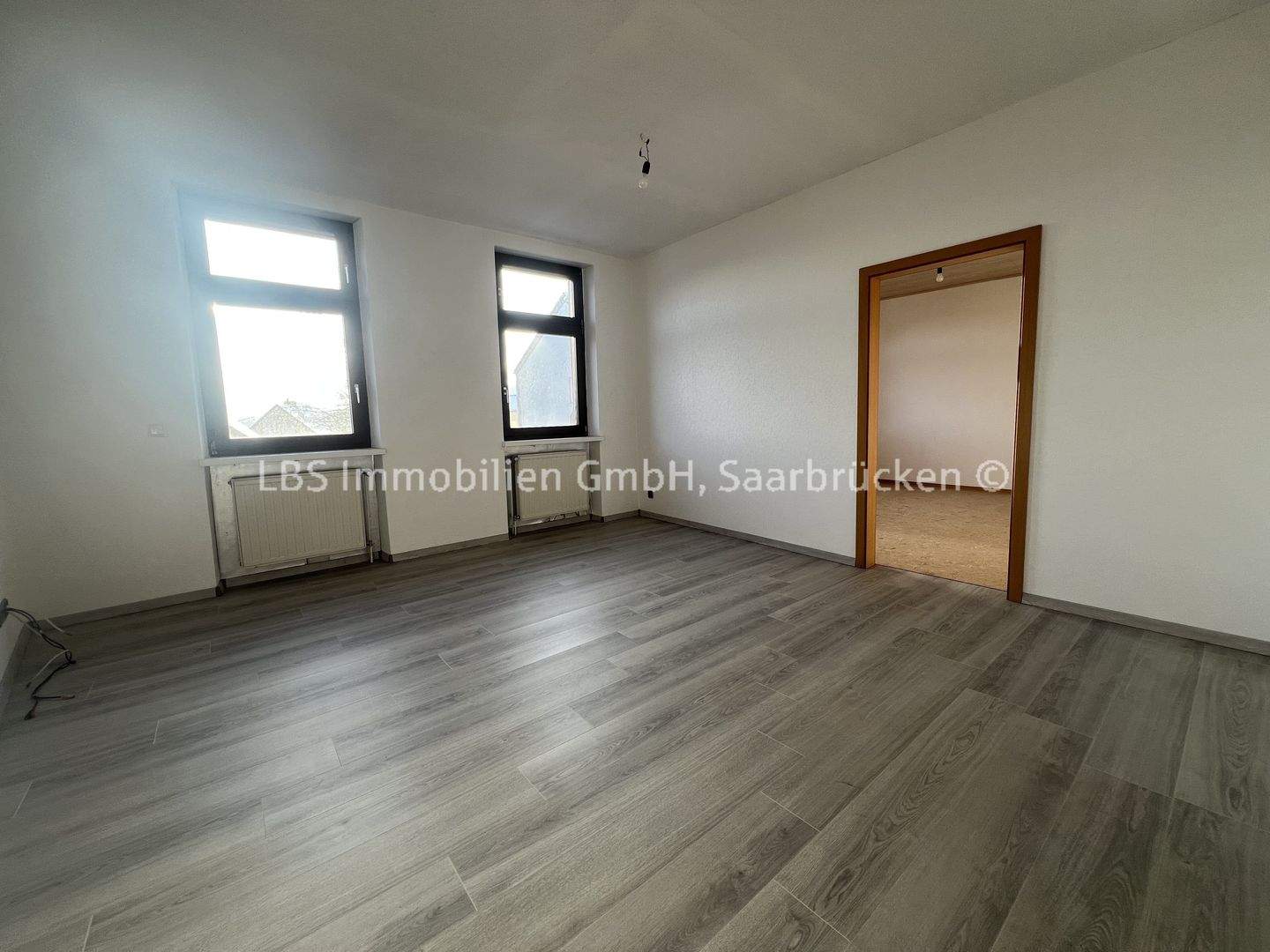 Immobilie in Schiffweiler - Gepflegtes 3- Familienhaus mit großem Grundstück auch ideal als Kapitalanlage - Bild 4