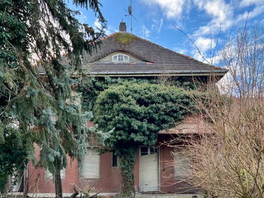 Villa zum Kauf 215.000 € 6 Zimmer 176 m² 651 m² Grundstück Bernburg 06406