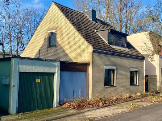 Einfamilienhaus zur Miete 2.300 € 5 Zimmer 136 m² 417 m² Grundstück frei ab sofort Wandsbek Hamburg 22047