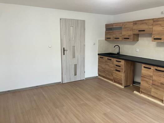 Wohnung zur Miete 240 € 36,7 m² frei ab sofort Goldbachstraße 19 Zittau 02763