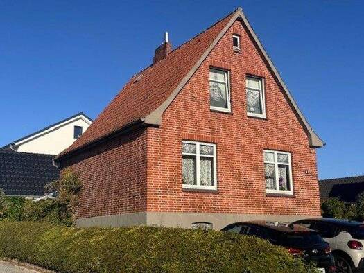 Einfamilienhaus zur Miete 980 € 5 Zimmer 95 m² 180 m² Grundstück frei ab 01.02.2026 Braaker Straße 4 Eutin 23701