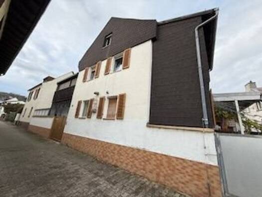 Mehrfamilienhaus zum Kauf als Kapitalanlage geeignet 318.000 € 7 Zimmer 147 m² 190 m² Grundstück Laubenheim Mainz 55130