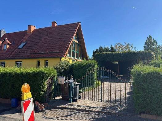 Doppelhaushälfte zum Kauf 245.000 € 1 Zimmer 128 m² 1.000 m² Grundstück Pößneck,Stadt Pößneck 07381