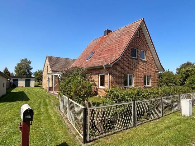 Einfamilienhaus zum Kauf 230.000 € 4 Zimmer 106 m² 1.989 m² Grundstück frei ab sofort Below Techentin 19399