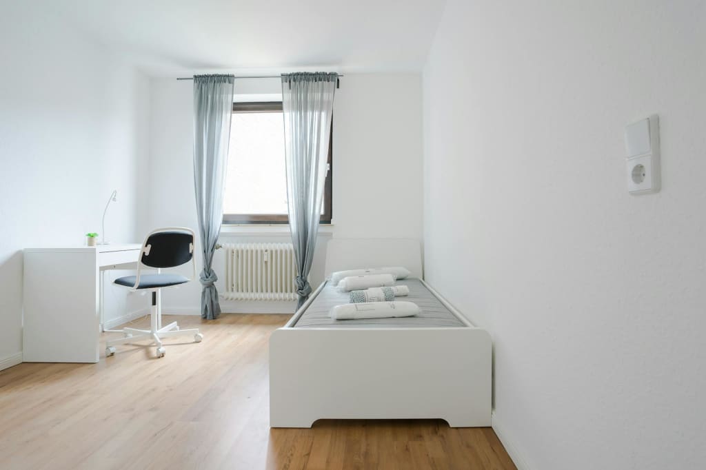 Wohnung zur Miete Wohnen auf Zeit 619 € 1 Zimmer 9 m²<br/>Wohnfläche 04.03.2025<br/>Verfügbarkeit Kölner Landstraße Wersten Düsseldorf 40589