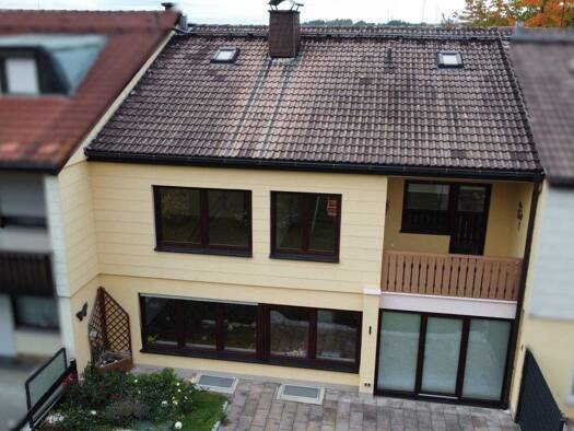 Reihenmittelhaus zum Kauf 265.000 € 5,5 Zimmer 140,5 m² 346 m² Grundstück frei ab sofort Hans-Steurer-Str. 79 Arzberg 95659
