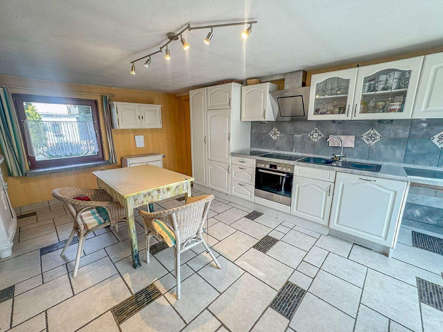 Immobilie in Puderbach - Einfamilienhaus bei Puderbach - Perfekt für Naturliebhaber mit Pool und liebevoll angelegtem Garten! - Bild 1