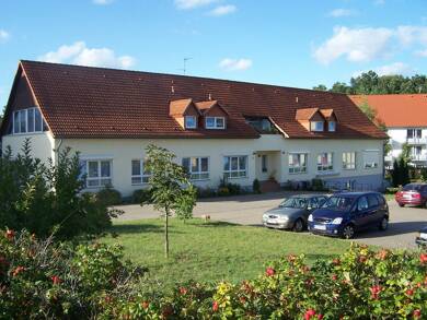 Wohnung zur Miete 650 € 4 Zimmer 104 m² Dobbiner Chaussee 31 Krakow Krakow am See 18292