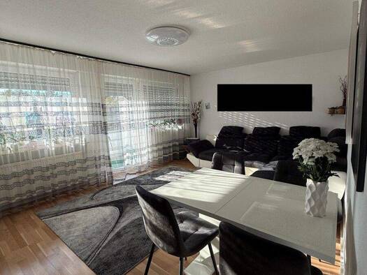 Wohnung zur Miete 940 € 3 Zimmer 73 m² 3. Geschoss Singen Singen (Hohentwiel) 78224