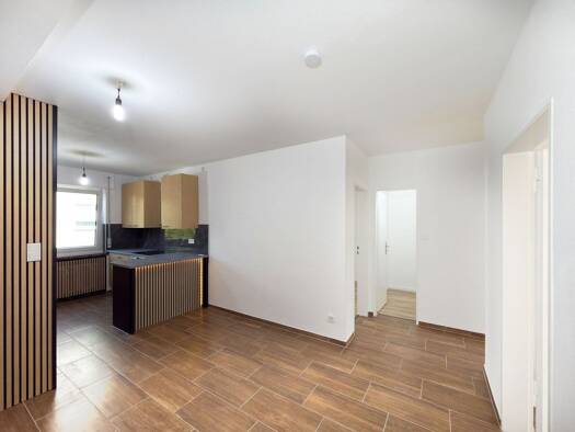 Wohnung zum Kauf 323.000 € 3,5 Zimmer 78 m² Geschoss 1/4 frei ab sofort Neckarstraße 2 Anger Erlangen 91052