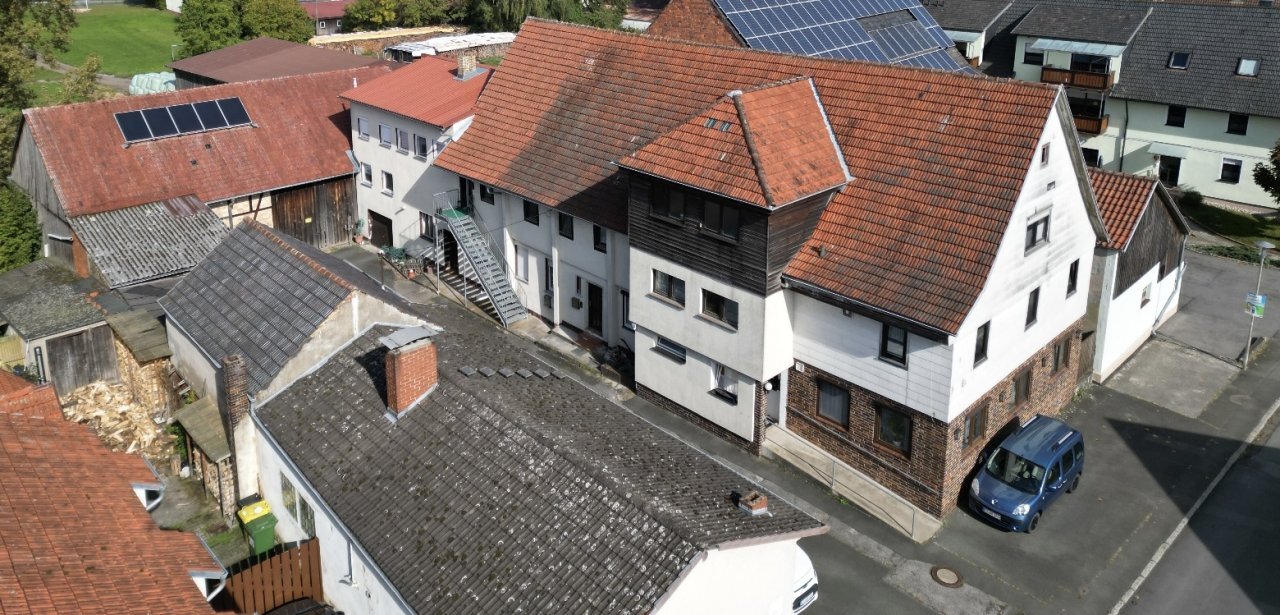 Mehrfamilienhaus zum Kauf 249.000 € 19 Zimmer 526 m²<br/>Wohnfläche 1.057 m²<br/>Grundstück Wiesenfeld Meeder 96484