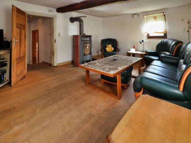 Einfamilienhaus zum Kauf 149.000 € 5 Zimmer 129,5 m² 595 m² Grundstück frei ab sofort Niederquembach Schöffengrund 35641