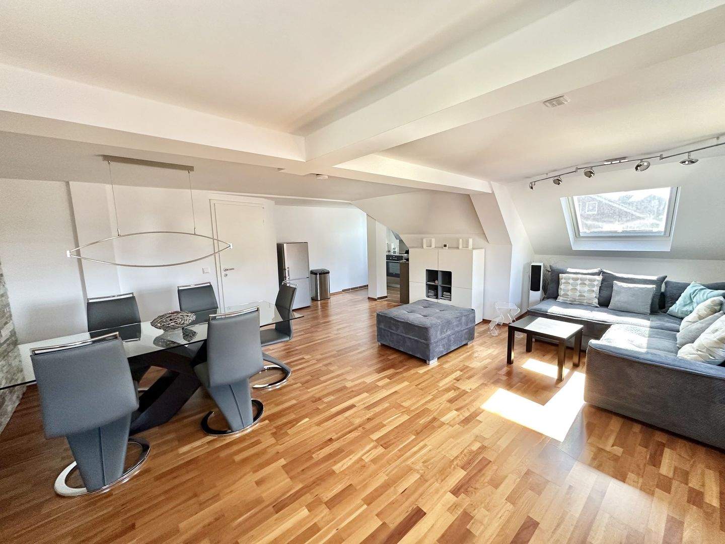 Immobilie in Bodman-Ludwigshafen - Charmante Maisonette-Wohnung in Bodenseenähe - stilvoll renoviert & sofort bezugsfrei - Bild 3