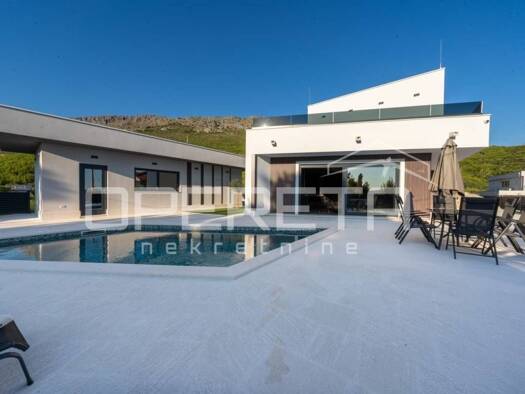 Haus zur Miete 4.000 € 4 Zimmer 170 m² Znjan - Stobrec