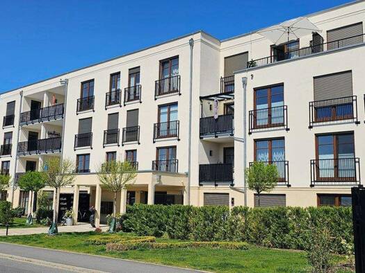 Wohnung zur Miete 960 € 2,5 Zimmer 87 m² Geschoss 2/3 frei ab sofort Alte Abtswinder Straße Wiesentheid Wiesentheid 97353