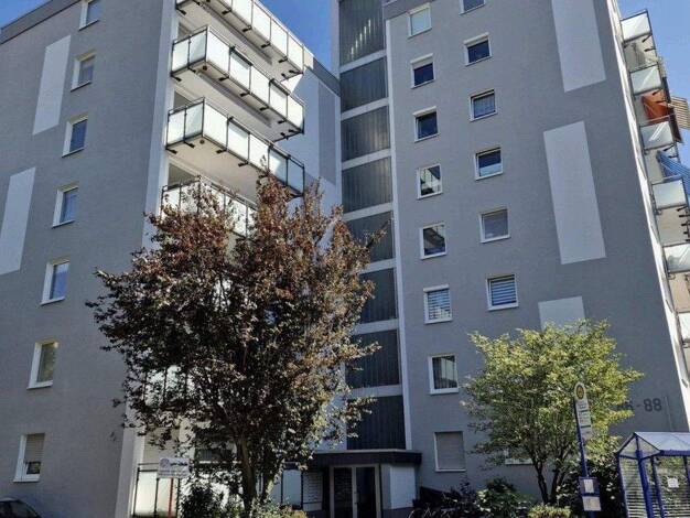 Wohnung zur Miete 1.300 € 3 Zimmer 73 m² 3. Geschoss frei ab 01.03.2026 Berliner Straße 86-88 Steinbach 61449